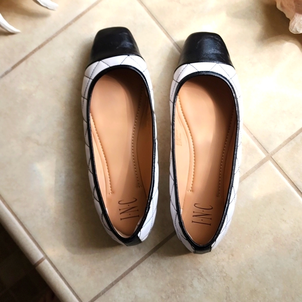 INC Black and White Flats sz 9-1/2